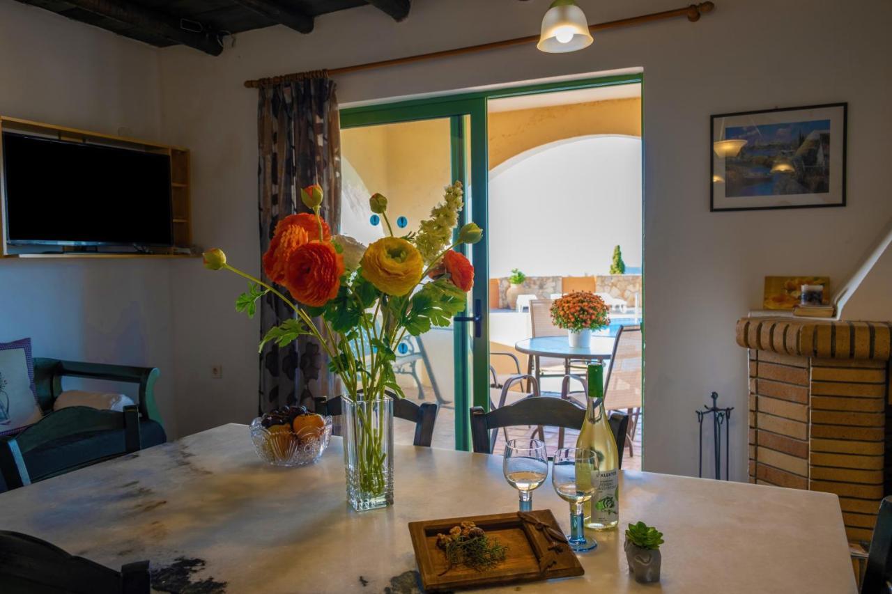 Villa Jokasta & Erato Chania  Rum bild