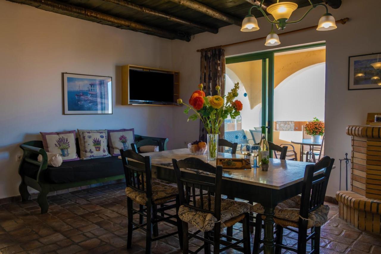 Villa Jokasta & Erato Chania  Rum bild